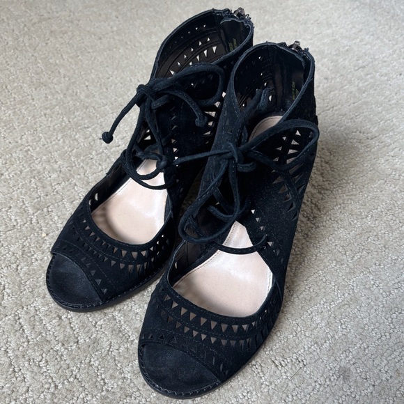 Vince Camuto Tarita Black Cutout Suede Block Peep Toe Lace Heels in Size 5. - Picture 16 of 16